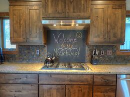 Snowline Vista Lodge -- Ev #3296 3 Bedroom Home by RedAwning