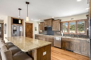 Snowline Vista Lodge -- Ev #3296 3 Bedroom Home by RedAwning