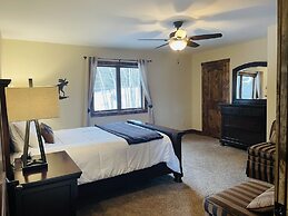 Snowline Vista Lodge -- Ev #3296 3 Bedroom Home by RedAwning