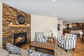 Snowline Vista Lodge -- Ev #3296 3 Bedroom Home by RedAwning