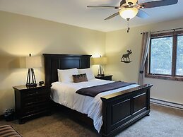 Snowline Vista Lodge -- Ev #3296 3 Bedroom Home by RedAwning