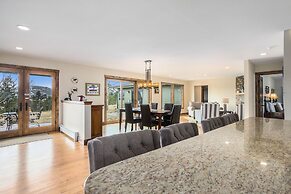 Snowline Vista Lodge -- Ev #3296 3 Bedroom Home by RedAwning