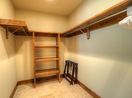 Snowline Vista Lodge -- Ev #3296 3 Bedroom Home by RedAwning