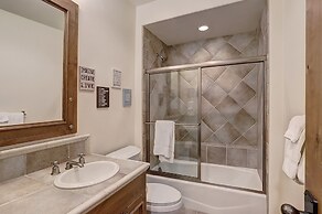 Private Gore Creek Townhome by RedAwning - Save 20% on 7+ Nights!