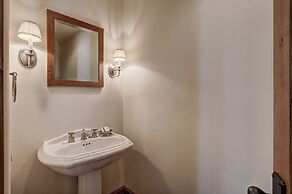 Private Gore Creek Townhome by RedAwning - Save 20% on 7+ Nights!