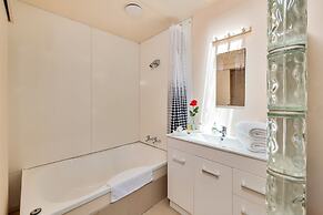 Ponsonby Holiday Home Near The City