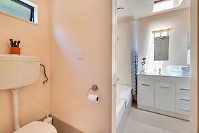 Ponsonby Holiday Home Near The City