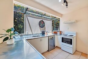 Ponsonby Holiday Home Near The City