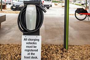 Element Dallas Downtown East