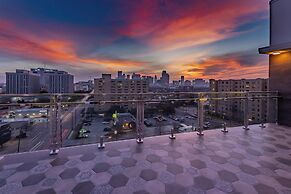 Element Dallas Downtown East