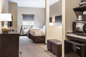 Comfort Suites Wooster near University Campus