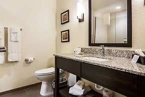 Comfort Suites Wooster near University Campus