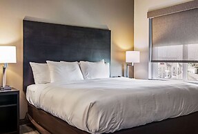 Comfort Suites Wooster near University Campus