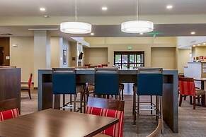 Comfort Suites Wooster near University Campus