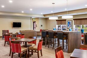 Comfort Suites Wooster near University Campus