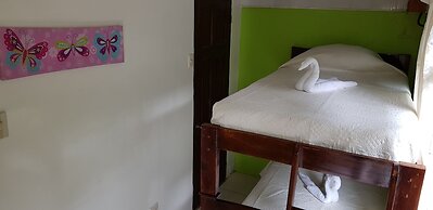 Moras Place B&B - Hostel
