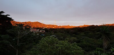 Moras Place B&B - Hostel