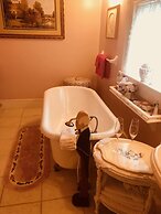 Princess Anne Book Lovers Inn