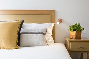 Fox on the Run - Motel Kilmore