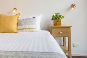 Fox on the Run - Motel Kilmore