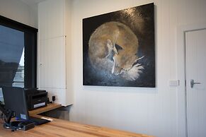 Fox on the Run - Motel Kilmore