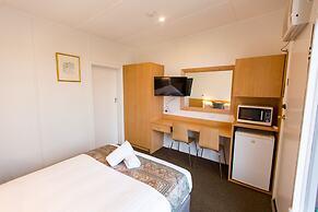 Fox on the Run - Motel Kilmore