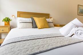 Fox on the Run - Motel Kilmore