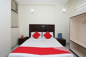 OYO 15822 Ryan Residency