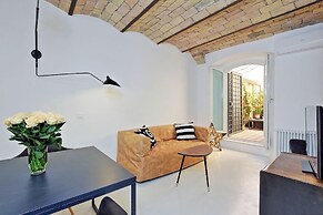 Design Flat for 4 near Colosseum