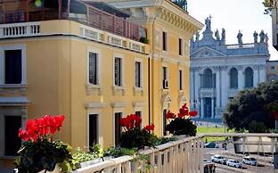 Elegant flat for 8 near Colosseum