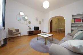 Comodo appartamento con due stanze al Colosseo