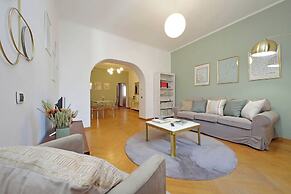 Comodo appartamento con due stanze al Colosseo