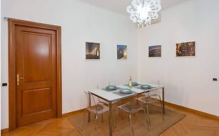 Comodo appartamento con due stanze al Colosseo