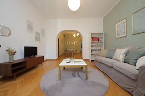 Comodo appartamento con due stanze al Colosseo