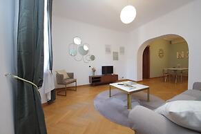 Comodo appartamento con due stanze al Colosseo