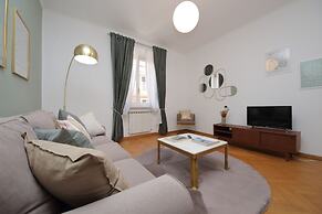 Comodo appartamento con due stanze al Colosseo