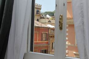 Comodo appartamento con due stanze al Colosseo