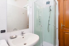 Comodo appartamento con due stanze al Colosseo