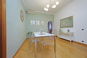 Comodo appartamento con due stanze al Colosseo