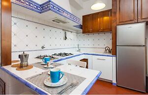 Comodo appartamento con due stanze al Colosseo