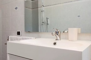 Comodo appartamento con due stanze al Colosseo