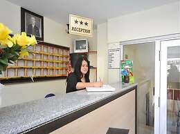 Baskent Demiralan Hotel