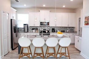 Villa Sweet - Storey Lake