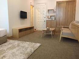 Khach San Tuong Vi - Van Cao