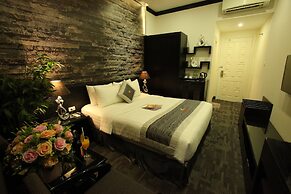 Khach San Tuong Vi - Van Cao