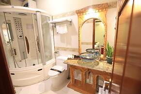 Khach San Tuong Vi - Van Cao