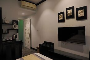 Khach San Tuong Vi - Van Cao