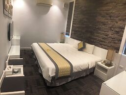 Khach San Tuong Vi - Van Cao