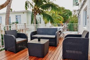 Boutique vllla on the rocks