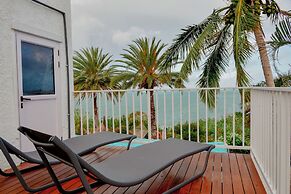 Boutique vllla on the rocks